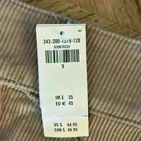 Hollister Corduroy Skirt - Picture 3 of 3